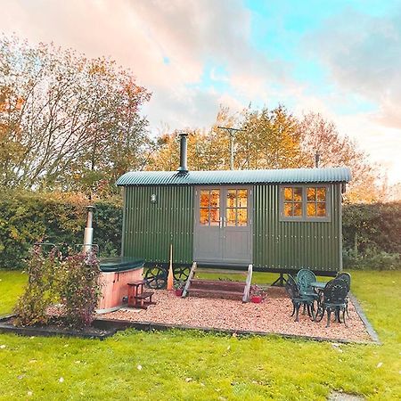 Old King William Shepherd Huts And Private Hot Tubs In North Norfolk Hunworth エクステリア 写真