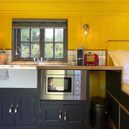 Old King William Shepherd Huts And Private Hot Tubs In North Norfolk Hunworth エクステリア 写真