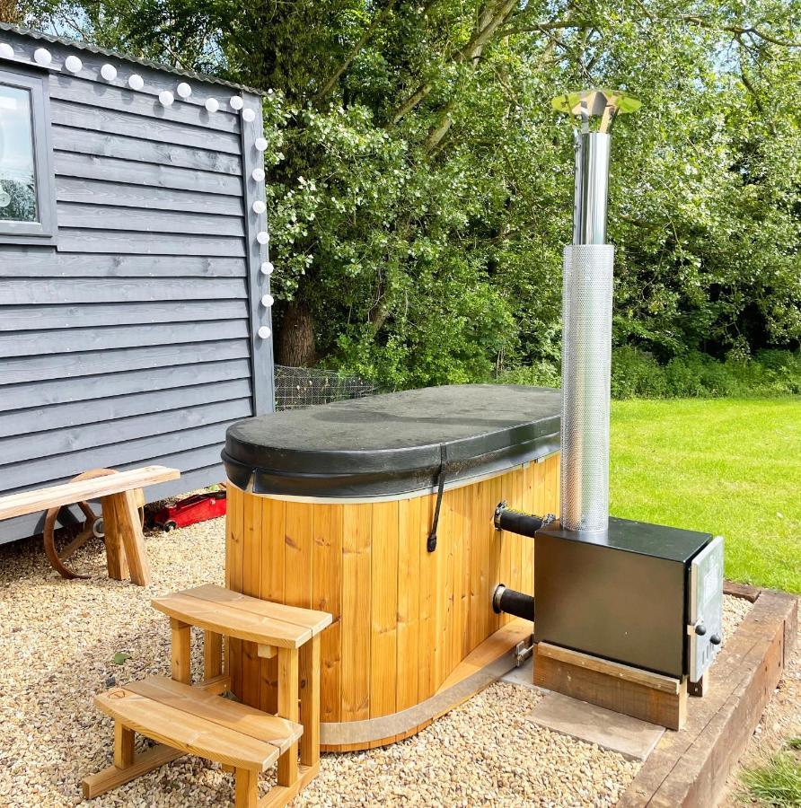 Old King William Shepherd Huts And Private Hot Tubs In North Norfolk Hunworth エクステリア 写真