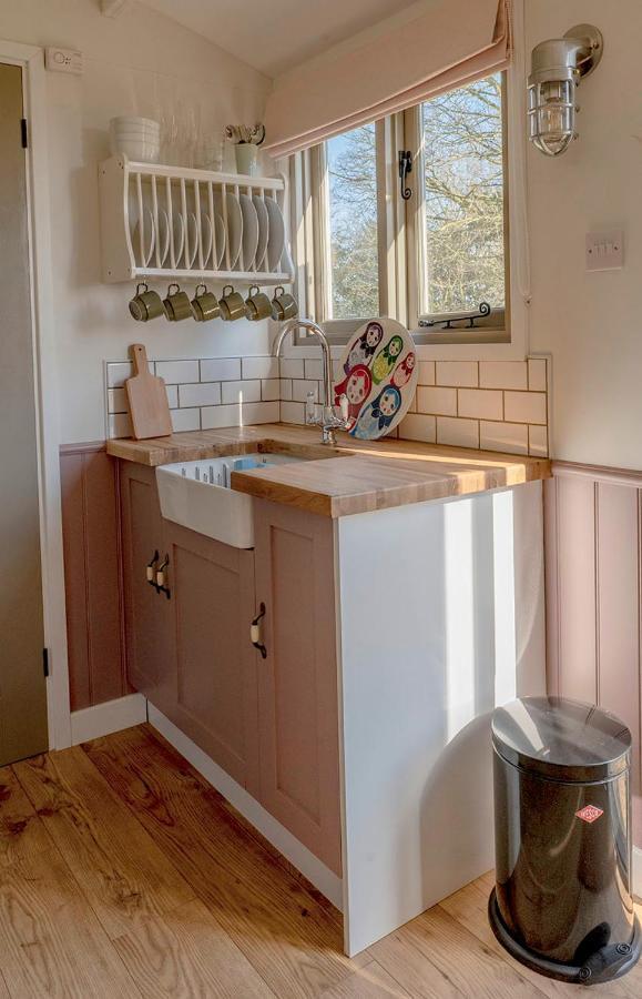 Old King William Shepherd Huts And Private Hot Tubs In North Norfolk Hunworth エクステリア 写真