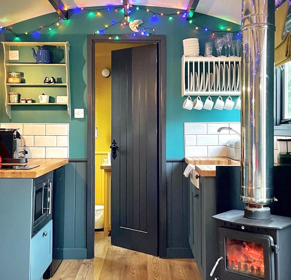 Old King William Shepherd Huts And Private Hot Tubs In North Norfolk Hunworth エクステリア 写真