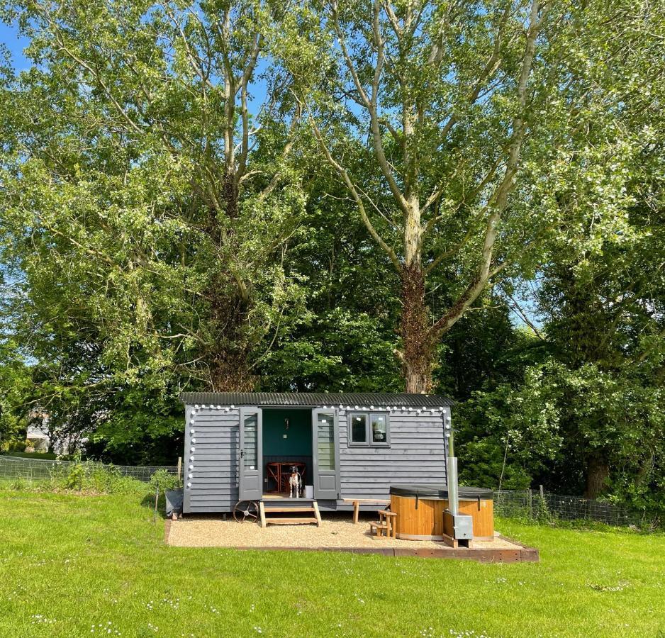 Old King William Shepherd Huts And Private Hot Tubs In North Norfolk Hunworth エクステリア 写真
