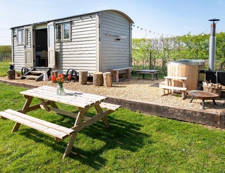 Old King William Shepherd Huts And Private Hot Tubs In North Norfolk Hunworth エクステリア 写真