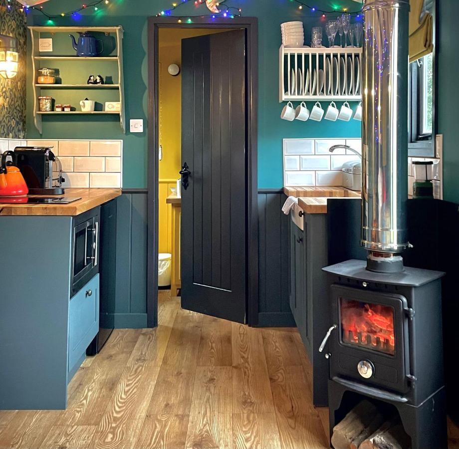 Old King William Shepherd Huts And Private Hot Tubs In North Norfolk Hunworth エクステリア 写真