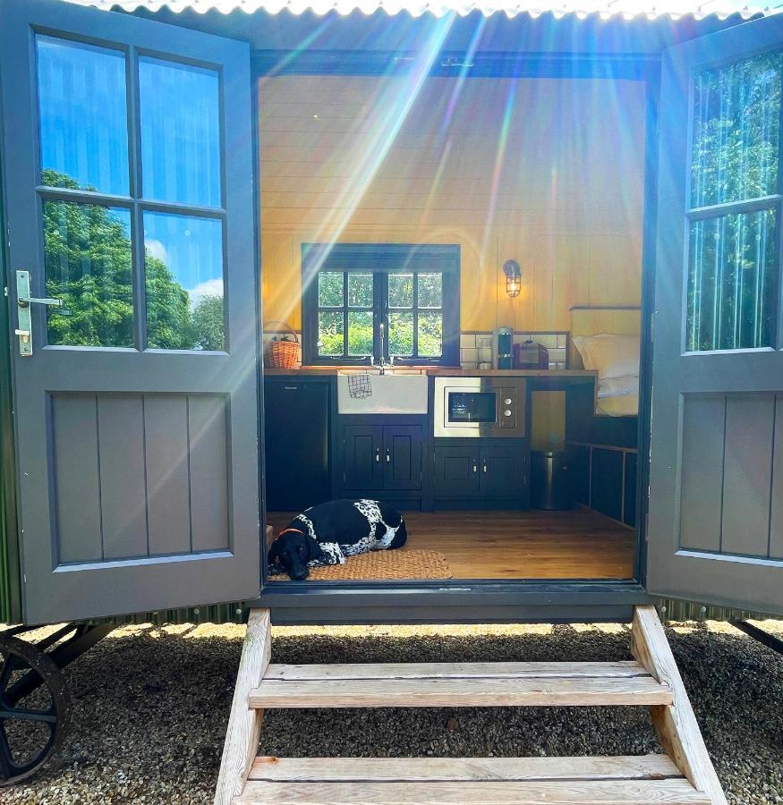 Old King William Shepherd Huts And Private Hot Tubs In North Norfolk Hunworth エクステリア 写真